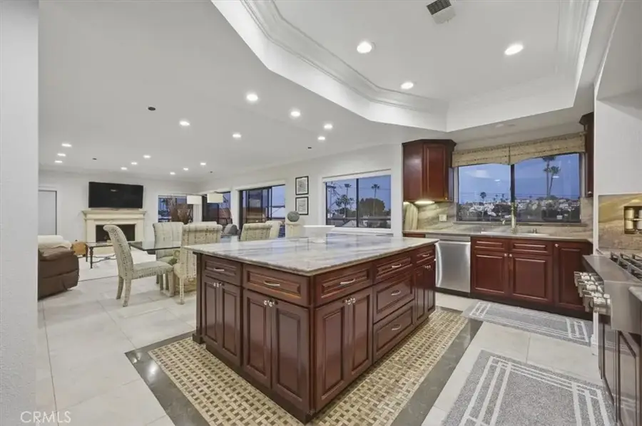 512 Esplanade #303, Redondo Beach, CA 90277 - #3