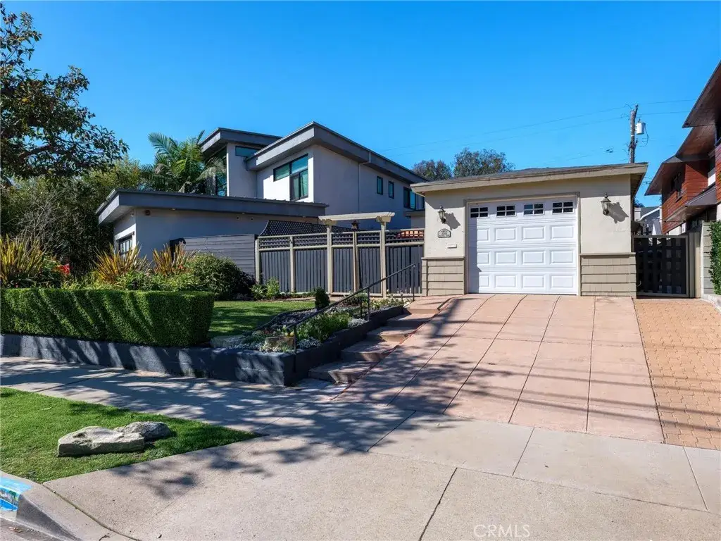 2205 Pacific Ave, Manhattan Beach, CA 90266 - #1