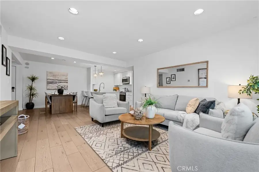 5257 Radford Ave #101, Valley Village, CA 91607 - #2