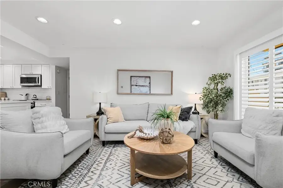 5257 Radford Ave #101, Valley Village, CA 91607 - #3
