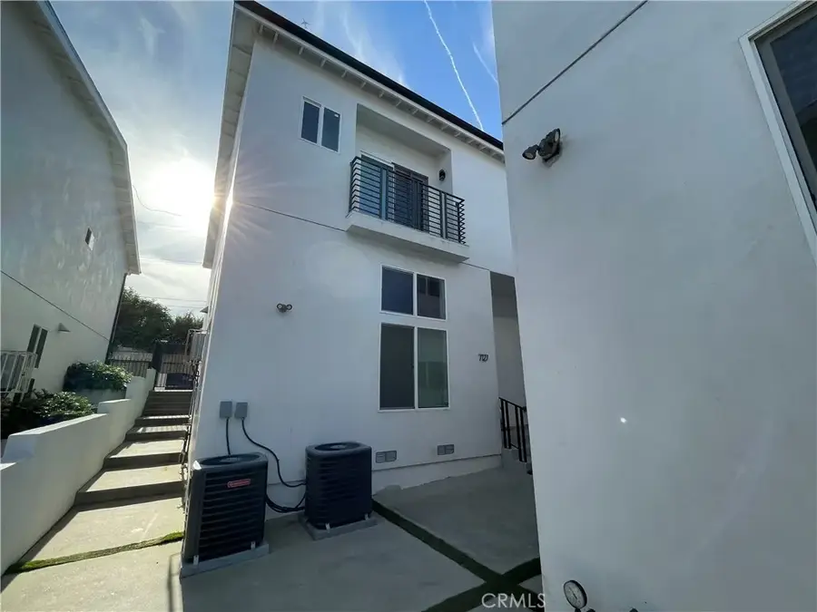 7125 S La Cienega, Los Angeles, CA 90045 - #3