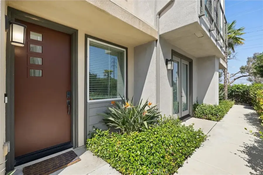 542 E Imperial Avenue, El Segundo, CA 90245 - #3