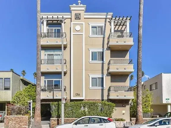1316 Amherst #201, Los Angeles, CA 90025