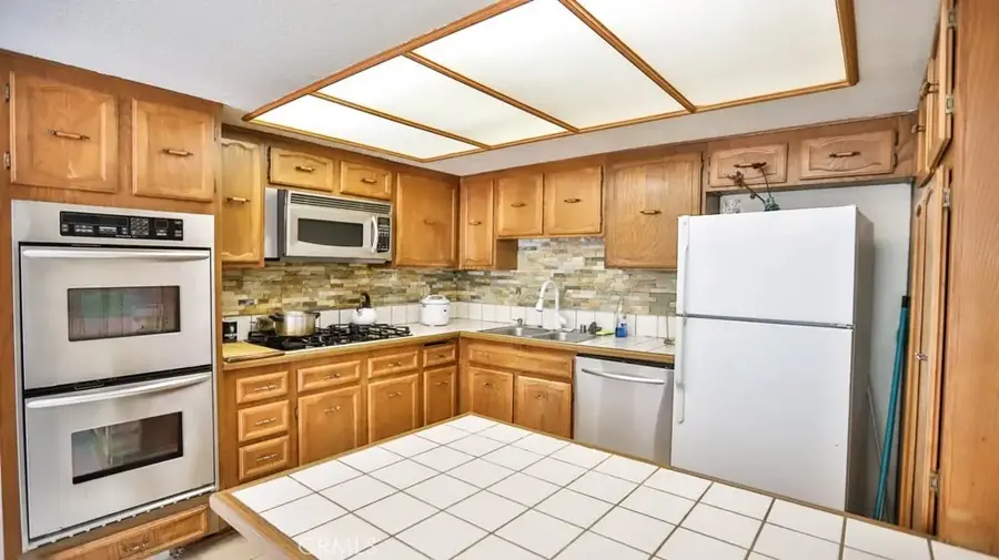 20926 Sailmaker Circle, Huntington Beach, CA 92648 - Image #2