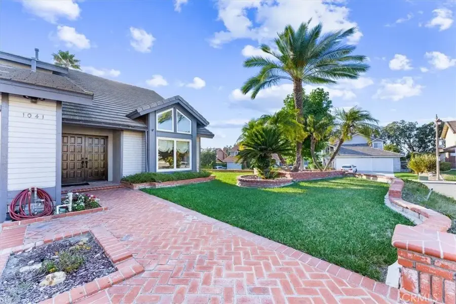 1041 S Falling Leaf Circle, Anaheim Hills, CA 92807 - Image #2