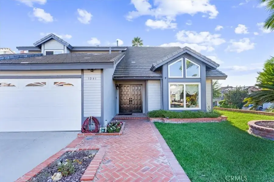 1041 S Falling Leaf Circle, Anaheim Hills, CA 92807 - Image #3