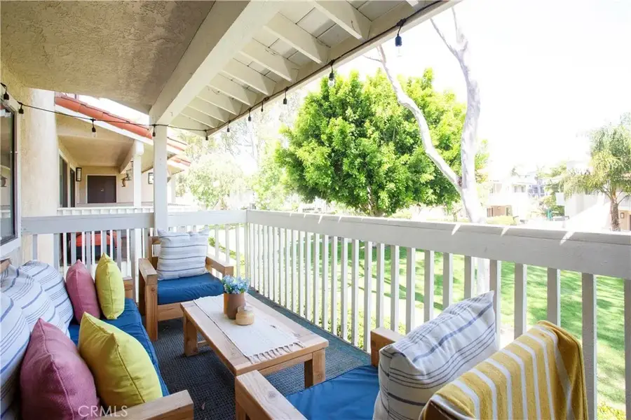 7445 Seastar Drive #6, Huntington Beach, CA 92648 - Image #2