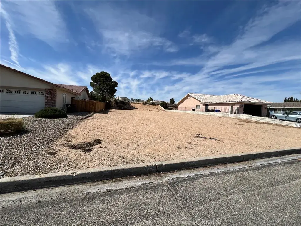 27506 Silver Lakes Pkwy, Helendale, CA 92342 - Image #1