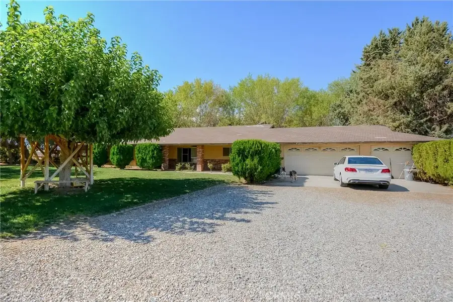 11446 Midway Avenue, Lucerne Valley, CA 92356 - Image #2