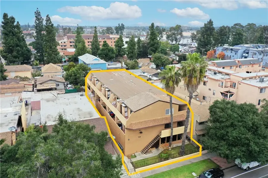 709 E Chestnut Avenue, Santa Ana, CA 92701 - Image #2