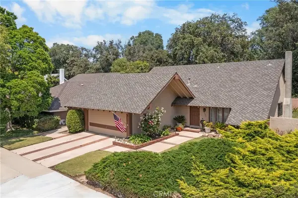 2301 N Lyon Street, Santa Ana, CA 92705