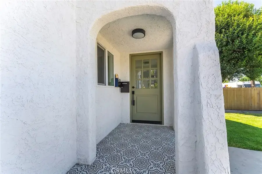 2740 S Sycamore Avenue, Los Angeles, CA 90016 - Image #3