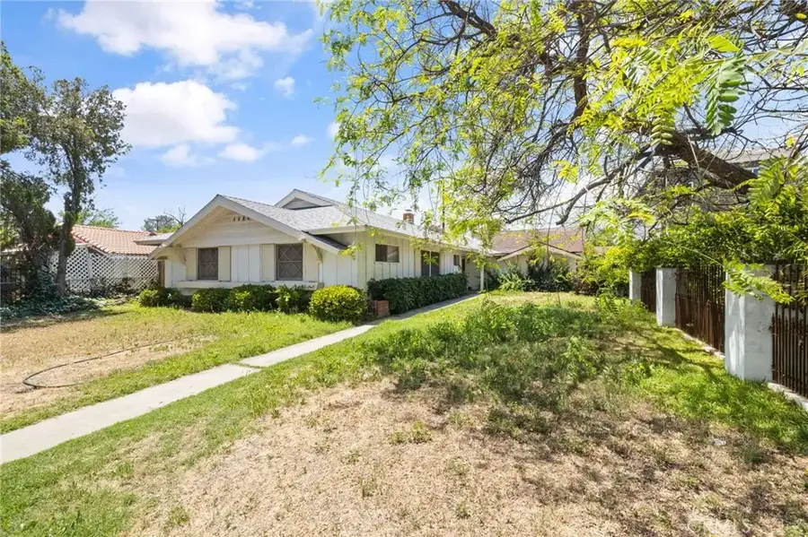 10139 Hayvenhurst Avenue, North Hills, CA 91343 - Image #2