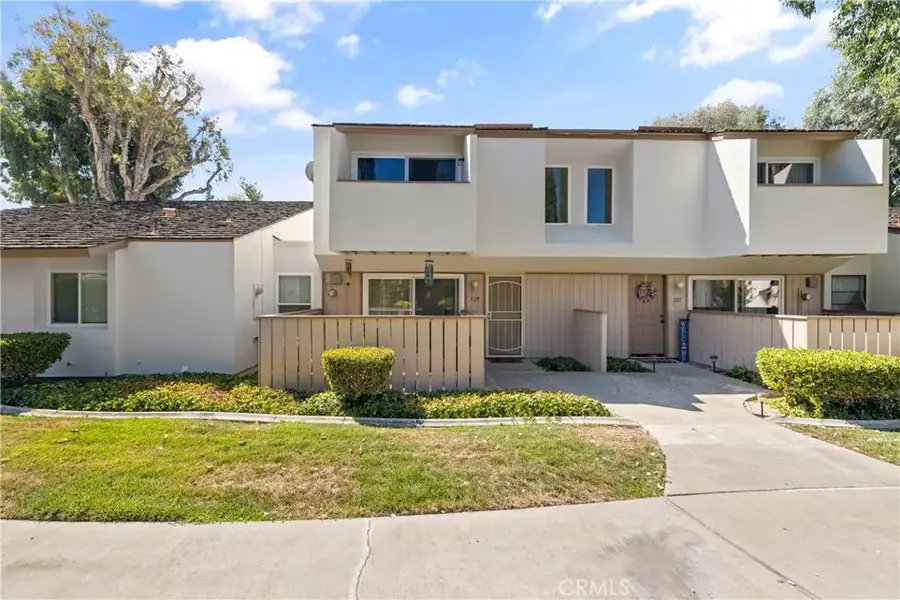 329 Surry Court, Brea, CA 92821 - Image #2
