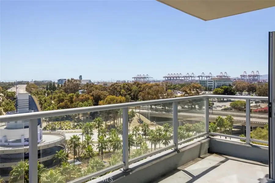 411 W Seaside Way #703, Long Beach, CA 90802 - Image #2