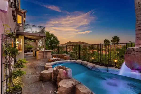 693 John Drive, Corona, CA 92879