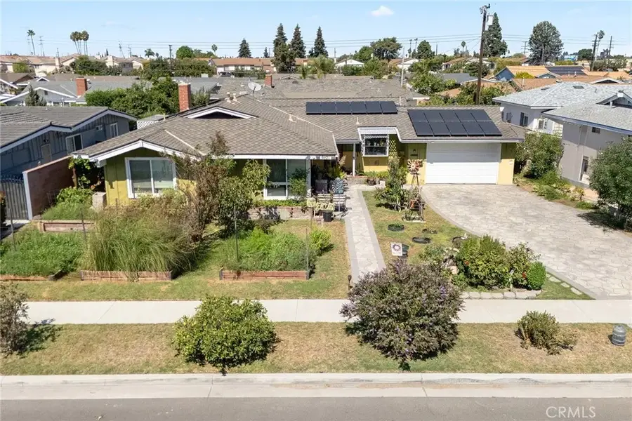 8921 Kennelly Lane, Anaheim, CA 92804 - Image #2