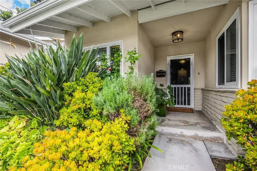 5020 Alcove Avenue, Valley Village, CA 91607 - Image #2