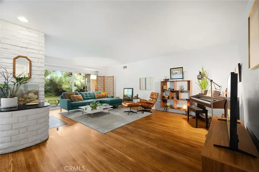 5020 Alcove Avenue, Valley Village, CA 91607 - Image #3