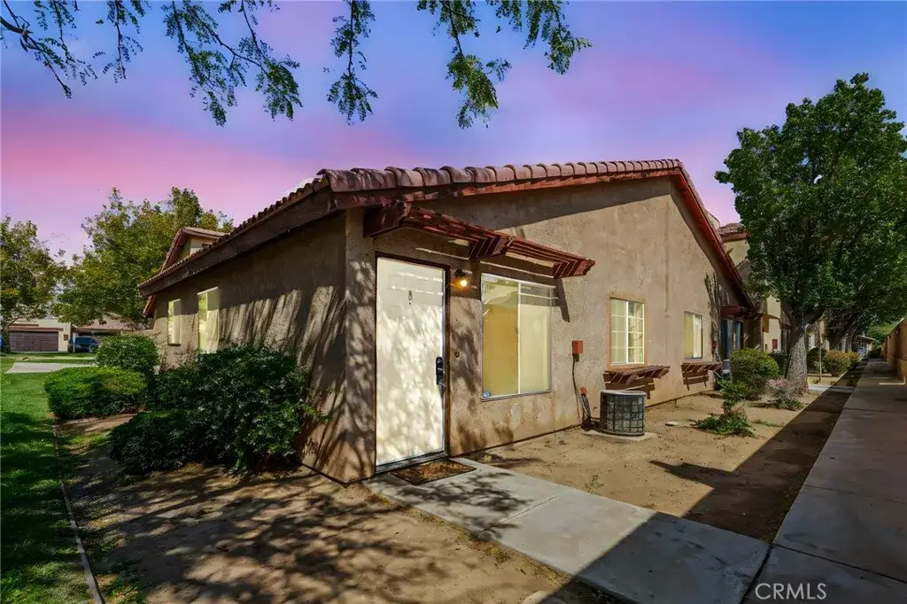 1700 E Avenue Q14 # 8, Palmdale, CA 93550 - Image #1