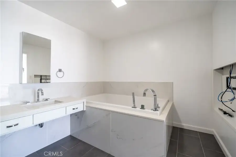 531 Esplanade #713, Redondo Beach, CA 90277 - Image #3