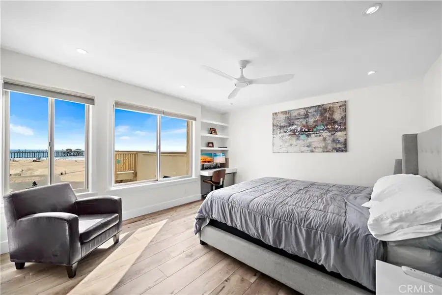 711 Pacific Coast #330, Huntington Beach, CA 92648 - Image #2