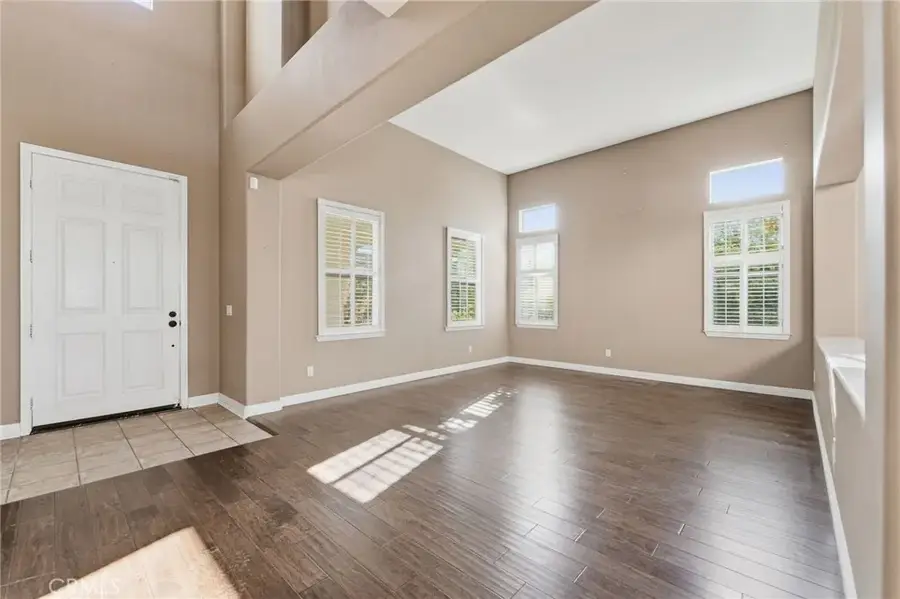 28459 Falcon Crest, Canyon Country, CA 91351 - Image #3