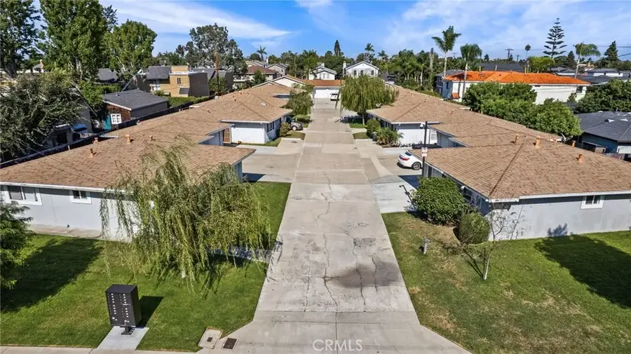 184 E 21st St, Costa Mesa, CA 92627 - Image #2