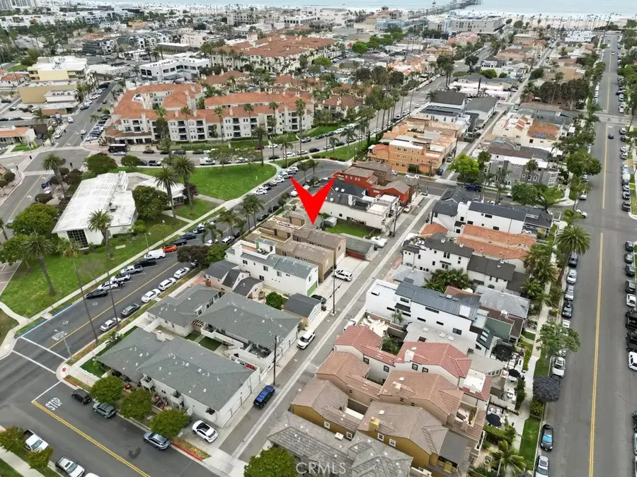 513 Pecan Ave, Huntington Beach, CA 92648 - Image #2