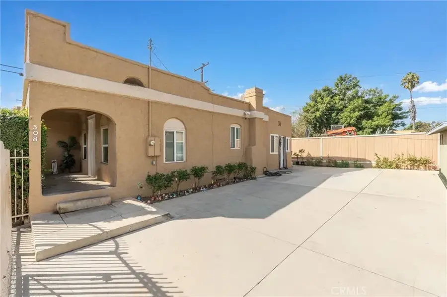 926 E Pine, Santa Ana, CA 92701 - Image #2