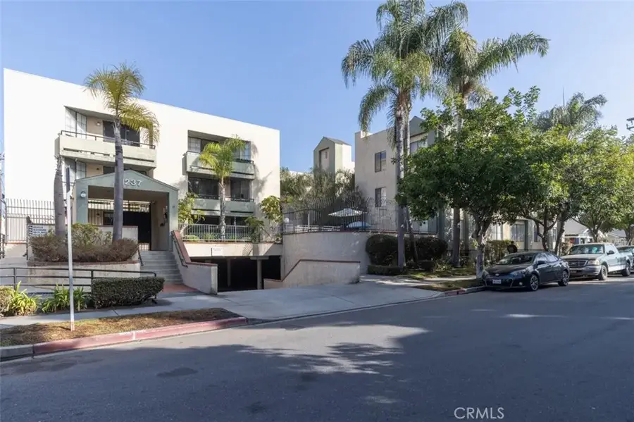 1237 E 6th Street #110, Long Beach, CA 90802 - Image #2