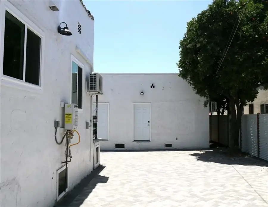 2437 Houston, Los Angeles, CA 90033 - #3