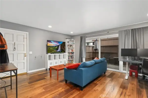 1094 Cabrillo Park #A, Santa Ana, CA 92701