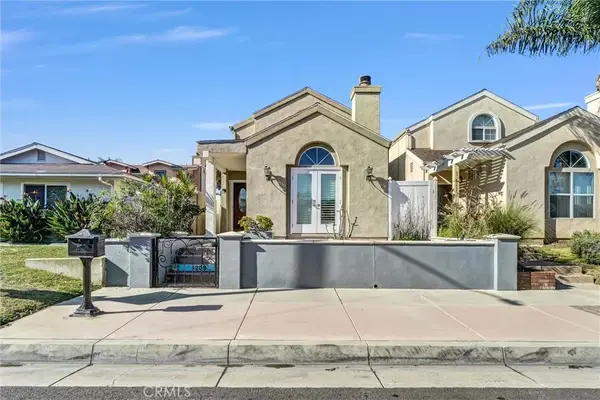1209 Huntington Street, Huntington Beach, CA 92648