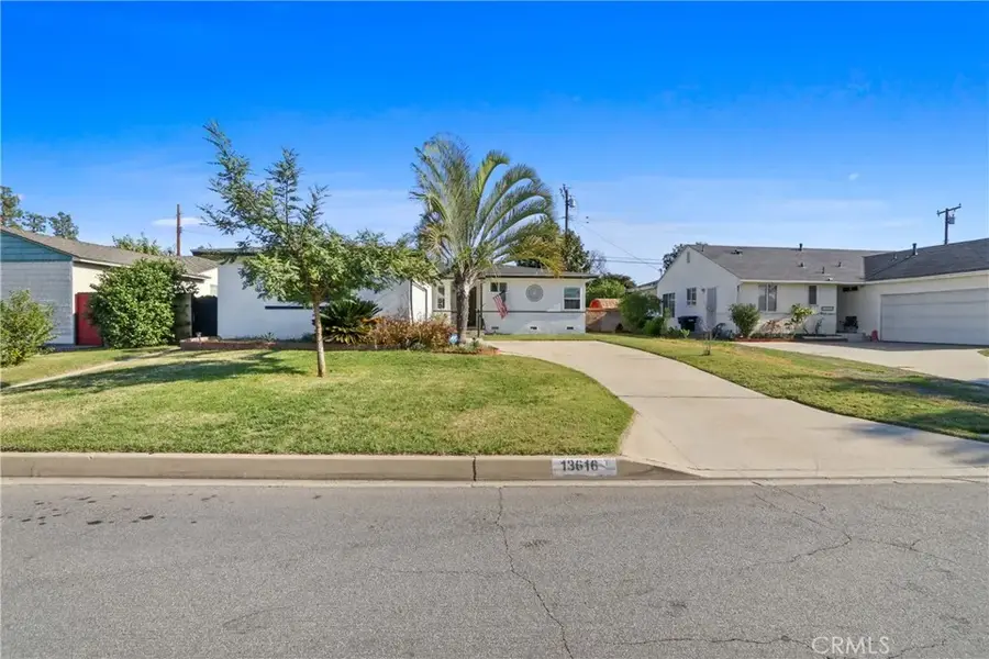13616 Cornuta Avenue, Bellflower, CA 90706 - Image #2