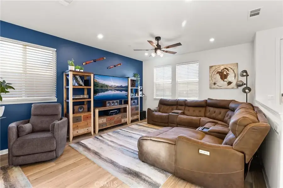 904 Maya Crossing #19, Lake Elsinore, CA 92530 - Image #2