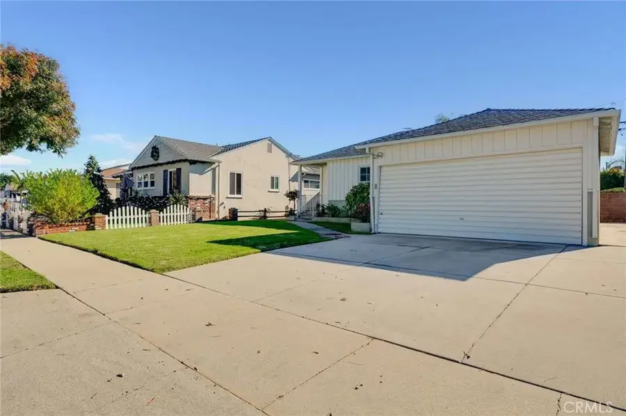 2912 Allred, Lakewood, CA 90712 - Image #2