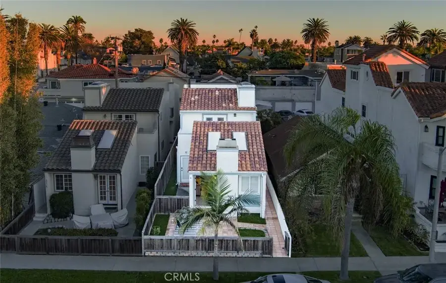 322 12 Th, Huntington Beach, CA 92648 - Image #2