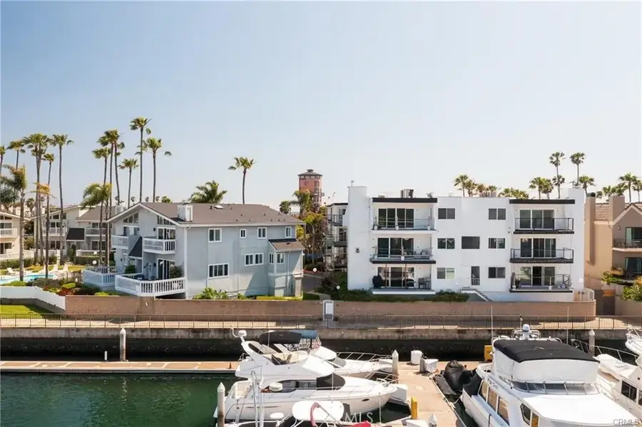 16255 Pacific Cir. #202, Huntington Beach, CA 92649 - Image #3