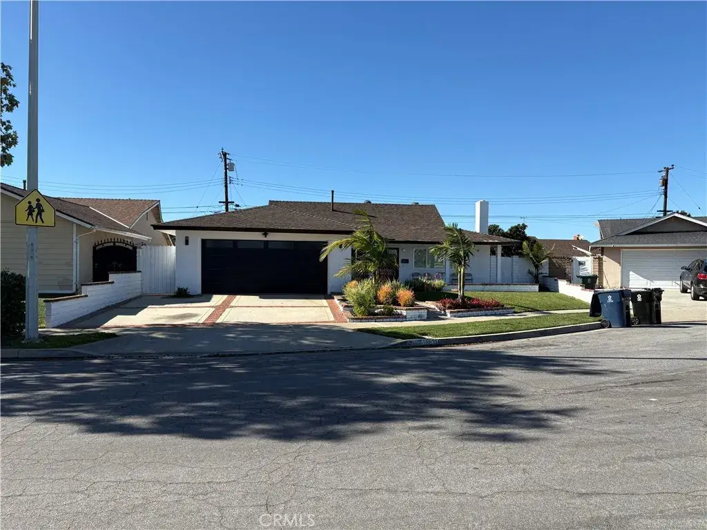 15631 Plymouth, Huntington Beach, CA 92647 - Image #1