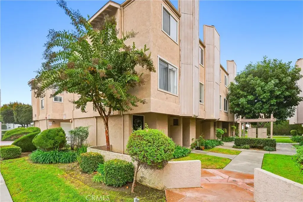 334 S Walnut #D (11), Brea, CA 92821 - Image #1