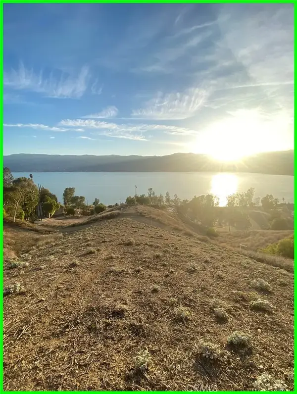 1 Barkschat, Lake Elsinore, CA 92530