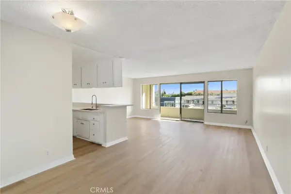 1187 E 3rd Street #215, Long Beach, CA 90802