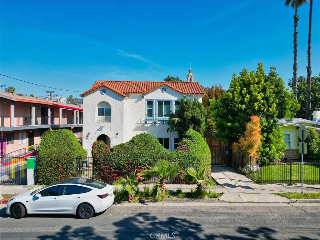 6669 De Longpre Avenue, Los Angeles, CA 90028 - Image #1