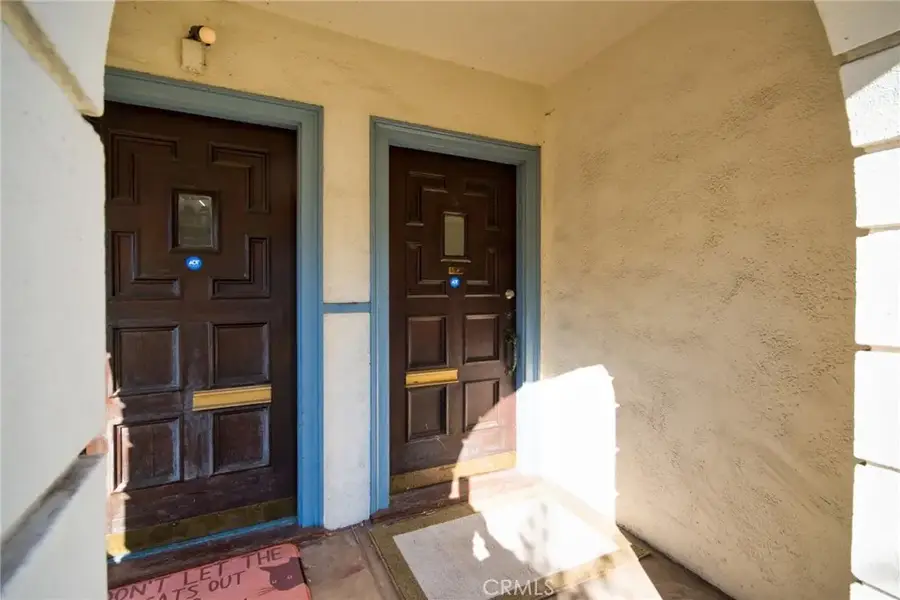 6669 De Longpre Avenue, Los Angeles, CA 90028 - Image #2