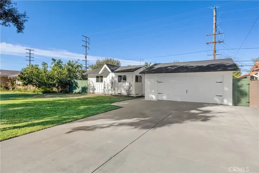 2029 W Flora, Santa Ana, CA 92704 - #2