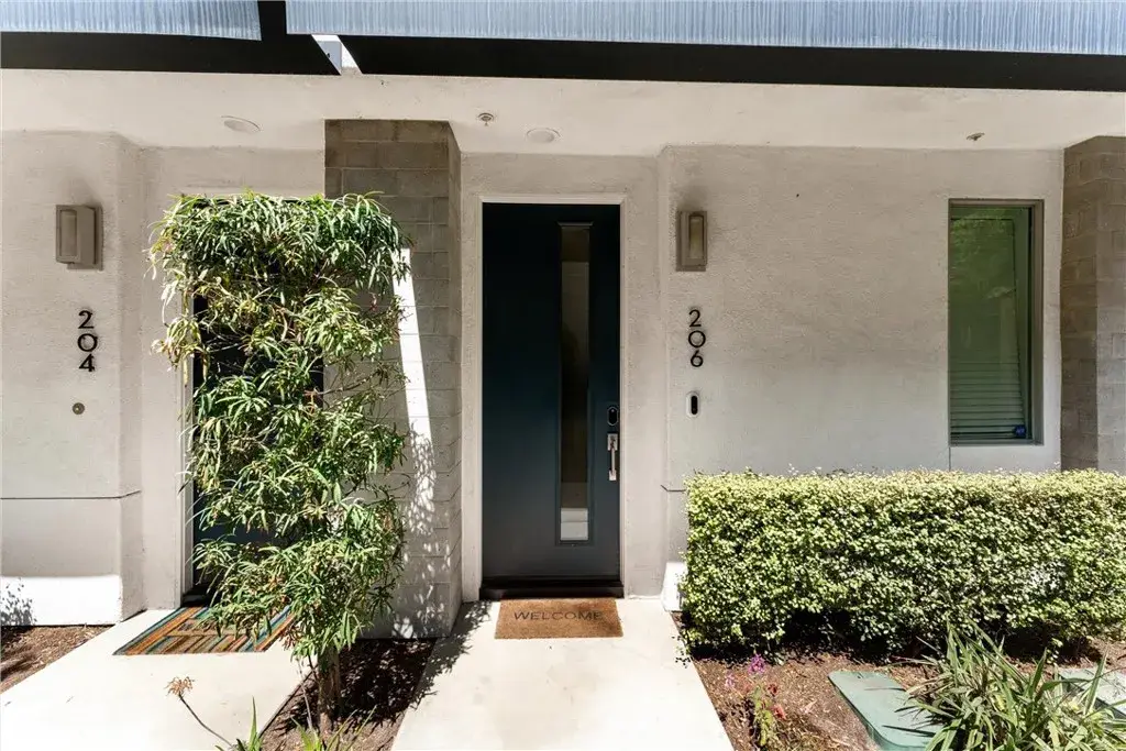 206 Alamo Court, Long Beach, CA 90802 - Image #1