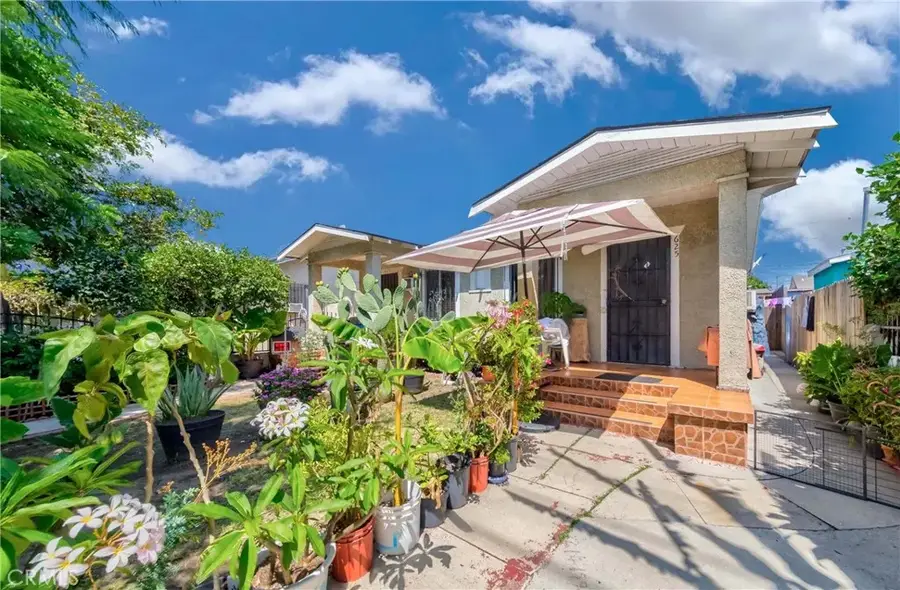623 E 36th Street, Los Angeles, CA 90011 - Image #2