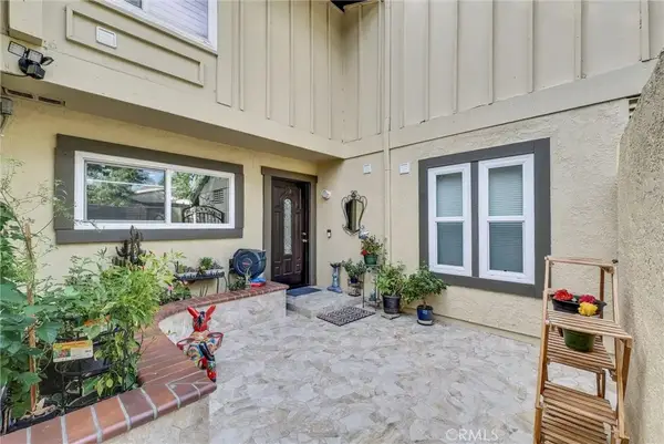 2520 N Tustin #B, Santa Ana, CA 92705