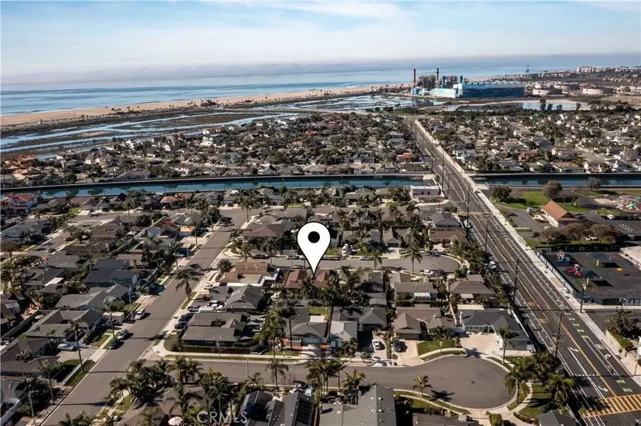 22042 Catalina Circle, Huntington Beach, CA 92646 - Image #2